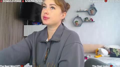 suchcute_ online show from May 19, 3:57 am
