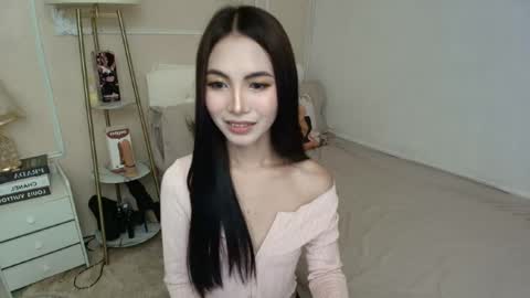 ITS ME ASHLEY online show from April 25, 11:13 pm