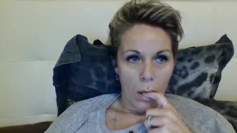 sucrette5629 online show from December 20, 1:33 pm