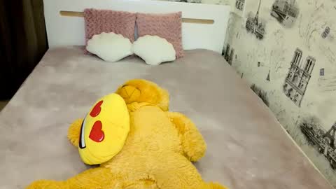 sugarkissx online show from September 19, 10:35 pm