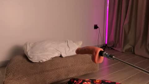 mirie online show from March 8, 2:19 pm