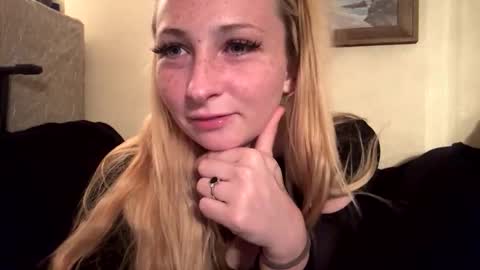 sugarrushxoxo online show from March 8, 5:11 am