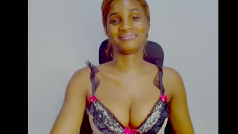 Snapshot of sugax_cuntwetxx chatting on September 16, 11:41 pm Ivy online show from September 16, 11:41 pm