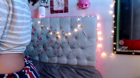 suggabrown_ online show from January 23, 3:01 pm