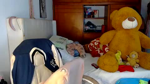 Snapshot of suggarbaby1 chatting on September 20, 7:22 am Cami Back in 2 hours online show from September 20, 7:22 am