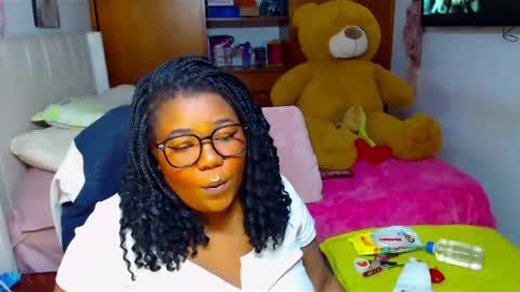 Snapshot of suggarbaby1 chatting on December 17, 7:28 am Cami Back in 2 hours online show from December 17, 7:28 am