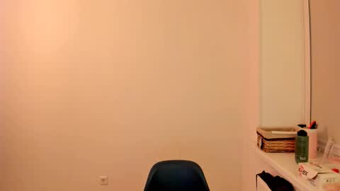 Summer Preston online show from December 18, 3:13 am