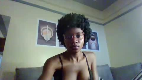 Snapshot of summerbuddy chatting on January 5, 4:36 am summerbuddy online show from January 5, 4:36 am