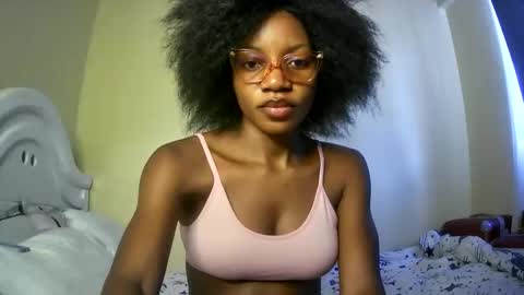 Snapshot of summerbuddy chatting on February 24, 4:49 am summerbuddy online show from February 24, 4:49 am