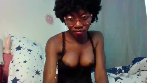 Snapshot of summerbuddy chatting on December 6, 5:14 am summerbuddy online show from December 6, 5:14 am