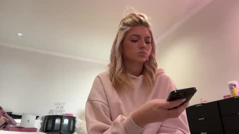 summerclarke2 online show from October 9, 6:35 pm