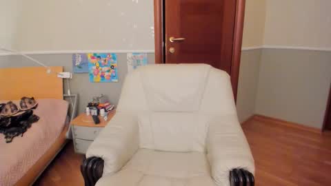 summerliza online show from October 10, 3:29 pm