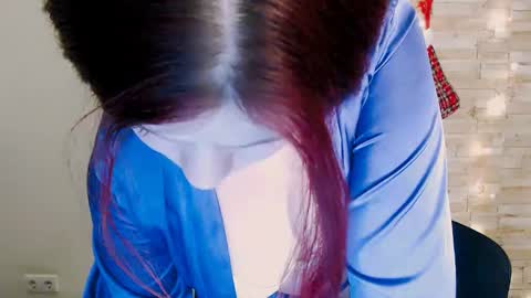 Snapshot of sun_lovely chatting on January 6, 9:43 pm Alexi online show from January 6, 9:43 pm