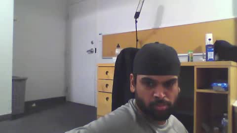 Snapshot of sundoog chatting on February 4, 11:49 pm Sundoog online show from February 4, 11:49 pm