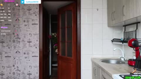 Snapshot of sunflower0907 chatting on February 4, 8:56 am Tina. Im topless model online show from February 4, 8:56 am
