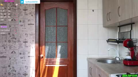 Snapshot of sunflower0907 chatting on February 12, 8:59 am Tina. Im topless model online show from February 12, 8:59 am