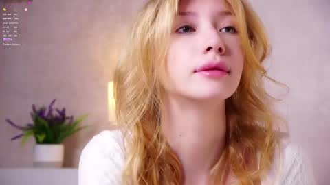 Lily online show from May 29, 3:10 pm