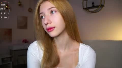 Lily online show from November 22, 2:37 pm