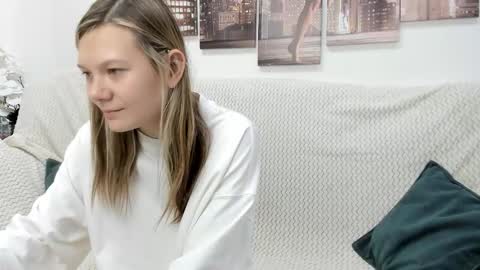 Snapshot of sunny__sammy chatting on September 22, 1:21 am Sammy online show from September 22, 1:21 am