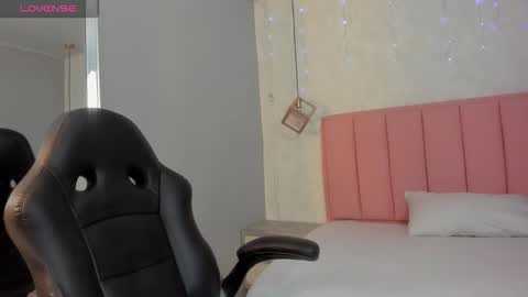  S U N N Y online show from December 16, 7:31 pm