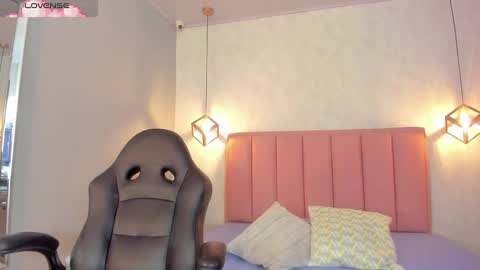  S U N N Y online show from November 6, 12:52 pm