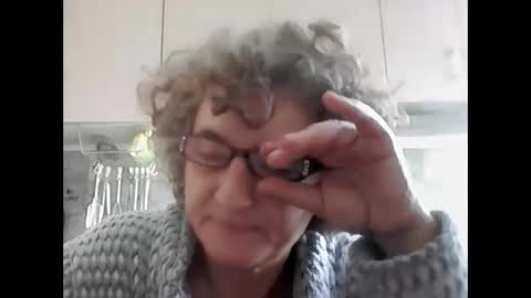 sunnylarrah11 online show from September 19, 6:50 am