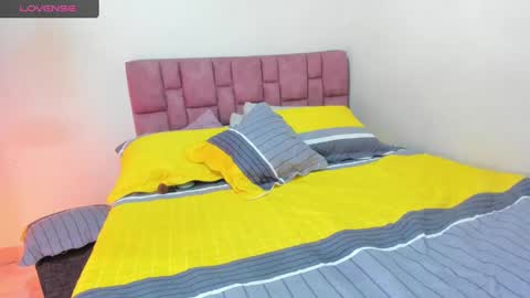 Sunny Leon Z online show from January 26, 5:45 am