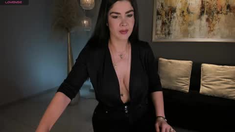 Snapshot of sunnyrivers_ chatting on March 6, 6:48 pm Sunny Rivers online show from March 6, 6:48 pm