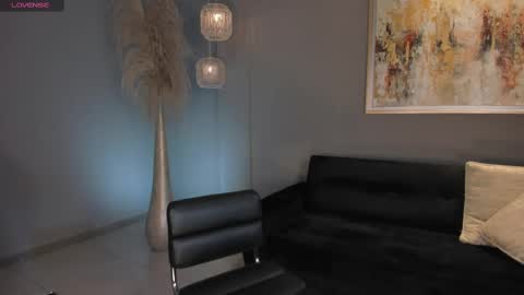 Snapshot of sunnyrivers_ chatting on March 6, 12:21 am Sunny Rivers online show from March 6, 12:21 am
