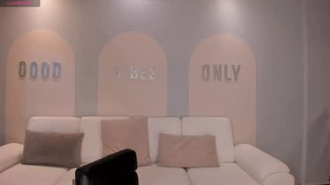 Snapshot of sunnyrivers_ chatting on February 6, 6:35 pm Sunny Rivers online show from February 6, 6:35 pm