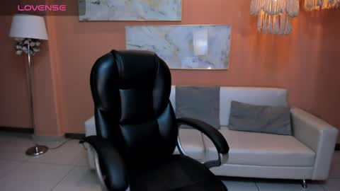 Snapshot of sunnyrivers_ chatting on February 8, 11:01 am Sunny Rivers online show from February 8, 11:01 am