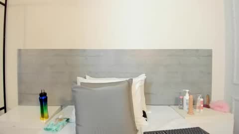 sunnywhitee online show from January 5, 7:17 pm