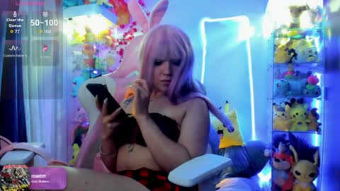 Snapshot of sunofureku_melody chatting on December 11, 4:07 am RAVENCLAU GIRL online show from December 11, 4:07 am