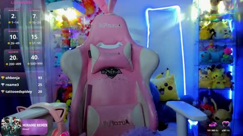 Snapshot of sunofureku_melody chatting on December 18, 4:31 am RAVENCLAU GIRL online show from December 18, 4:31 am
