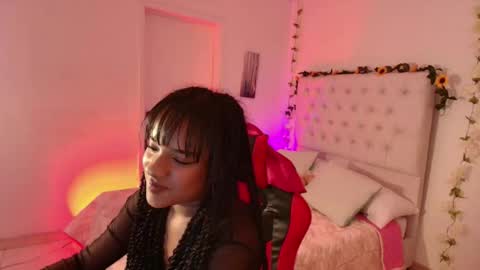 Snapshot of sunrisse_ chatting on September 10, 2:51 pm online show from September 10, 2:51 pm