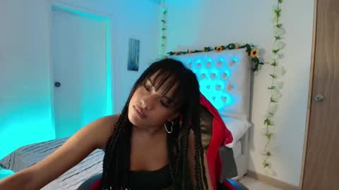 Snapshot of sunrisse_ chatting on September 15, 3:24 pm online show from September 15, 3:24 pm