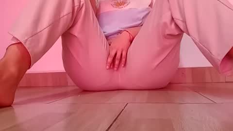 Annie online show from October 20, 4:34 pm