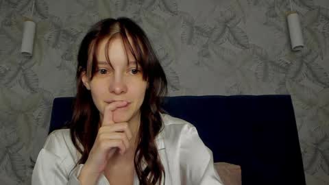 Una online show from January 8, 3:51 am