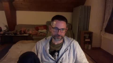 supersquirrel81 online show from November 25, 7:56 pm