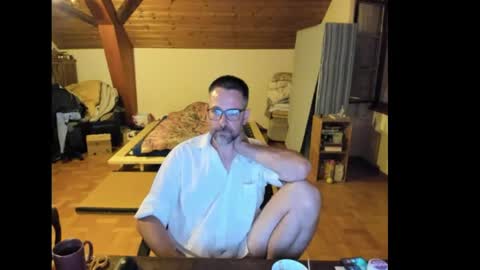 supersquirrel81 online show from July 16, 8:45 pm