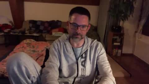 supersquirrel81 online show from March 18, 8:04 pm