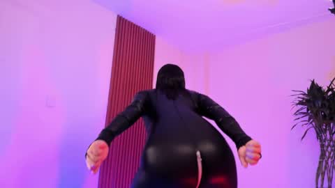 Snapshot of suprasexyjohn chatting on March 6, 7:32 pm llllSupra llll online show from March 6, 7:32 pm
