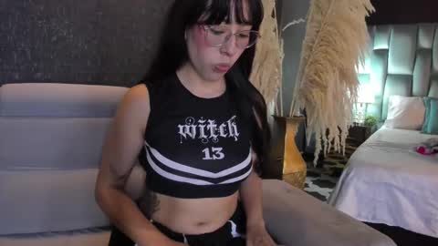 Susann online show from December 5, 8:06 pm