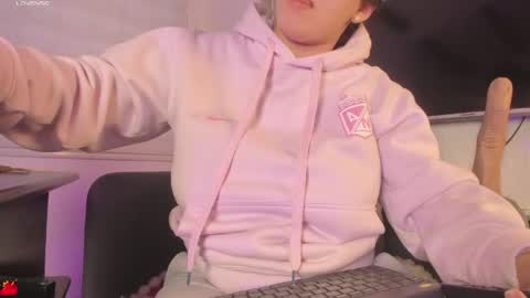     online show from February 23, 10:45 pm