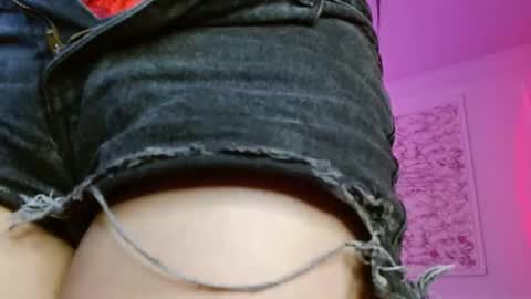 Snapshot of susana_hank chatting on March 9, 9:25 pm susana online show from March 9, 9:25 pm