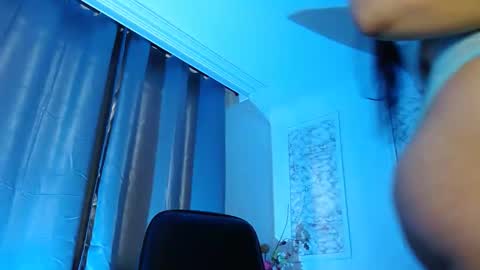 Snapshot of susana_hank chatting on February 18, 9:53 pm susana online show from February 18, 9:53 pm