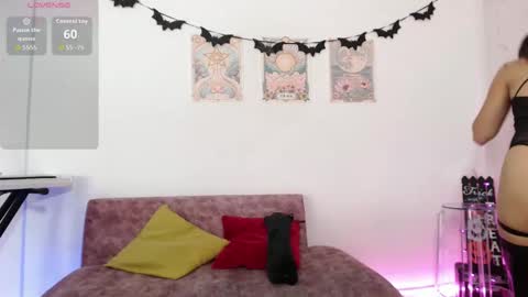 Susana hendrix    online show from October 2, 6:39 pm