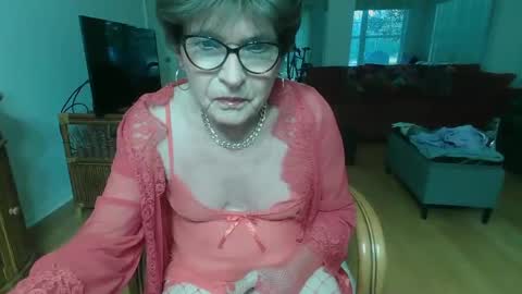 sexualsusan online show from December 18, 10:13 pm