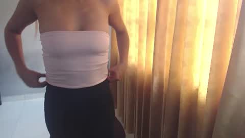 Snapshot of susanleroy chatting on March 10, 10:24 pm susanleroy online show from March 10, 10:24 pm