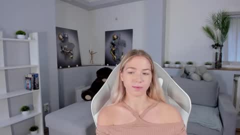 Susan online show from September 28, 3:48 am